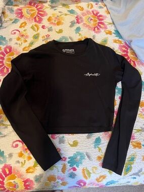 Alphalete Black Long Sleeve Cropped Tee with Script Logo